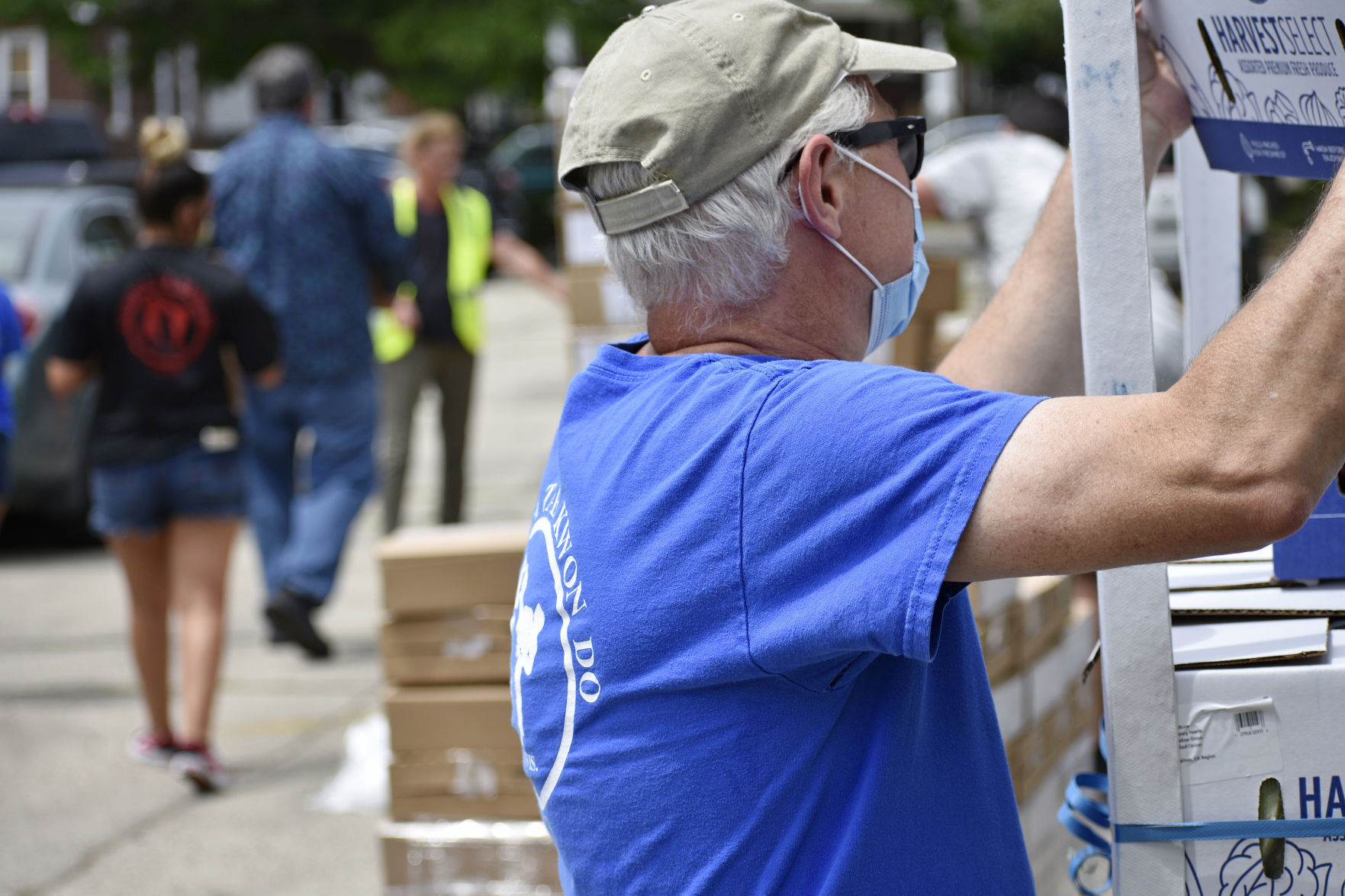 FOOD DISTRIBUTION